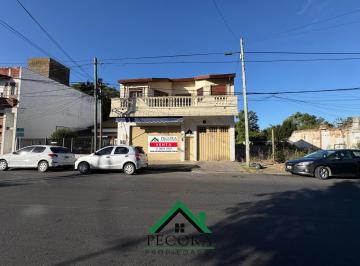 Local comercial · 300m² · 1 Cochera · Local - Depósito - Belén de Escobar - Centro - Belgrano Al 300