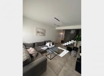 Casa · 116m² · 4 Ambientes · 1 Cochera · Triplex en Venta en Ramos Mejia