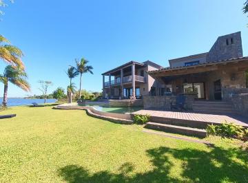 j · Casa en Los Castores