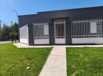 Casa · 136m² · 3 Ambientes · 2 Cocheras · Venta Casa 3 Ambientes C/ Garaje Para 2 Autos Amoblada Caisamar