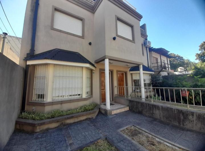 Casa · 187m² · 5 Ambientes · 1 Cochera