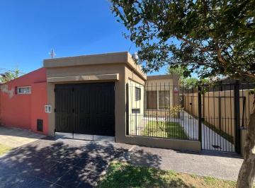 PH · 120m² · 3 Ambientes · 1 Cochera · PH, en Planta Baja, 3 Ambientes, Patio y Garage.