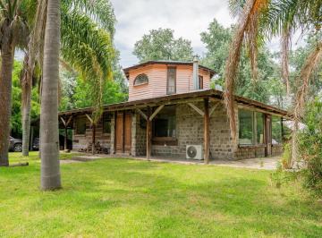 Casa · 250m² · 5 Ambientes · 4 Cocheras · Casa en Venta - Lote 3200 m²