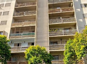 Departamento de 4 ambientes, Lomas de Zamora · Departamento de 4 Ambientes Sobre Calle Loria 185 Entre Meeks y España