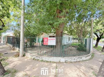 Casa · 84m² · 3 Dormitorios · 2 Cocheras · Casa en Venta Rosario, Parque Field.