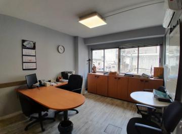 Oficina comercial · 245m² · Alquiler Piso de Oficina Remodelado en Maipú y Lavalle
