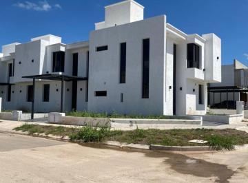 Casa · 101m² · 3 Ambientes · 1 Cochera · Duplex 2 Dorm. a Estrenar Venta Docta Parque