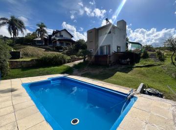 Casa · 111m² · 5 Ambientes · 1 Cochera · Casa en Venta Villa Carlos Paz 3 Dorm. con Pileta