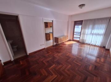 Departamento · 70m² · 2 Dormitorios · 1 Cochera · 3 Ambientes con Balcòn y Cochera - 25 de Mayo E Independencia