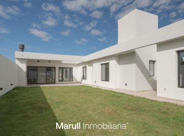 Casa · 166m² · 5 Ambientes · 2 Cocheras · Casa en Venta Campo Chico en Planta Baja 3 Dorm. Estrenar