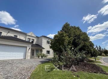 Casa · 345m² · 6 Ambientes · 1 Cochera · Casa en Venta en Las Caletas, Nordelta, Tigre