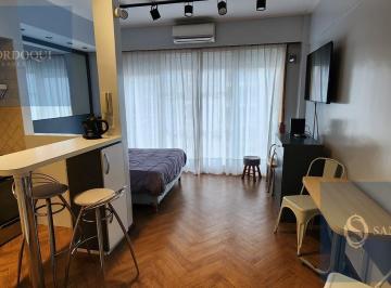 Departamento · 23m² · 1 Ambiente · Alquiler Temporario - Departamento Monoambiente Reciclado con Vista La Mar - Av Colon 2114