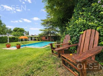 Casa · 560m² · 6 Ambientes · 4 Cocheras · Venta Casa en Alberdi Sobre 3 Lotes (1750 M²) con Parque y Pileta
