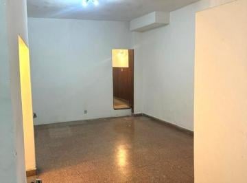 Departamento · 70m² · 3 Ambientes · Departamento en Venta. 3 Amb. en Parque Patricios (Urquiza Al 2000)