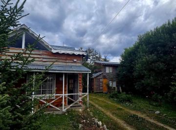 Casa · 110m² · 4 Ambientes · 3 Cocheras · Casa Principal Cabaña Independiente en Terreno de 800 m² – Tolhuin | a 2 Cuadras de Ruta 1