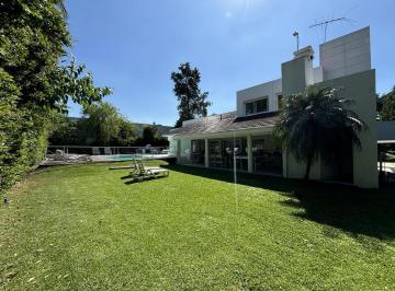 Casa · 400m² · 7 Ambientes · 3 Cocheras · Hermosa Casa en Venta - Moderna - Dos Lotes Centrales - Miraflores Country Club