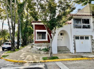 Casa · 145m² · 4 Ambientes · 1 Cochera · La Lucila Casa en Venta, en Buen Estado en 1 Planta, 3 Dorm.