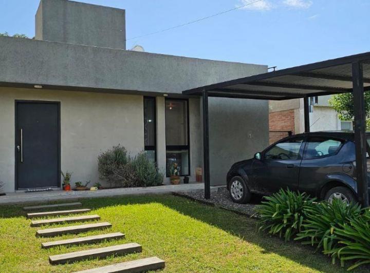 Casa · 90m² · 5 Ambientes · 1 Cochera