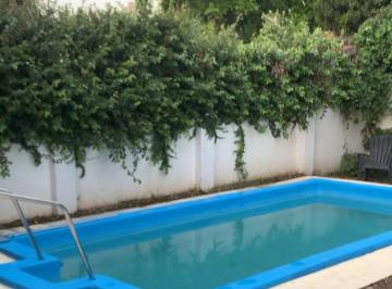 Casa de 4 ambientes, Córdoba · Vendo Colinas de Velez Sarfield 393 m 135 Mil Piscina 3 Dor