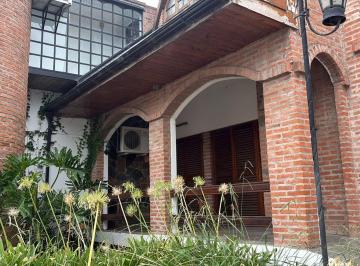 Casa · 313m² · 6 Ambientes · 4 Cocheras · Casa en Venta Zarate