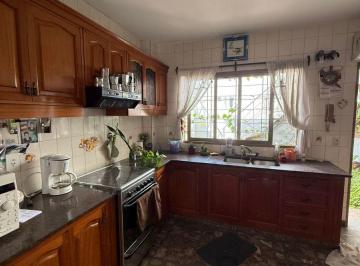 Casa de 5 ambientes, Tres de Febrero · Casa de 5 Ambientes en Venta Caseros