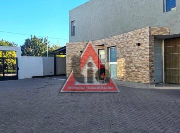 Casa · 130m² · 5 Ambientes · 1 Cochera · Tejas del Sur I | Sin Expensas |duplex 3 Dorm | Patio + Asador |radiadores