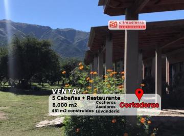 Casa · 8000m² · 5 Dormitorios · 5 Cocheras · Cabañas y Restaurante con 8.000 m² de Terreno en Cortaderas San Luis