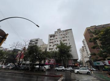 Departamento · 30m² · 2 Ambientes · Alquiler – Departamento de 1 Dormitorio con Cocina Separada Sobre Bv. San Juan