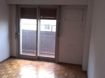 Departamento de 3 ambientes, Lomas de Zamora · Departamento de Tres Ambientes en Venta Pleno Centro de Lomas