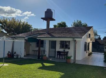 Casa · 76m² · 4 Ambientes · 1 Cochera · Casa en Venta de 4 Ambientes Excelente Ubicación