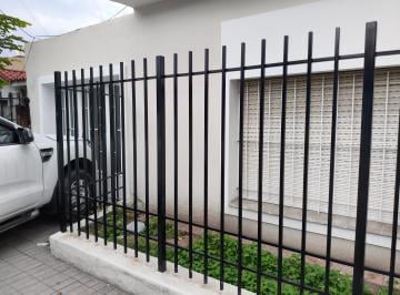 Casa de 3 ambientes, Córdoba · Alquiler - Casa Dos Dorm. B° Los Naranjos