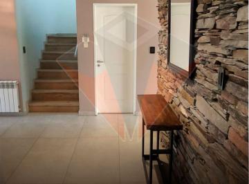 Casa de 7 ambientes, Centenario · Venta Casa Gerencial