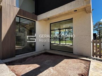 Casa · 166m² · 5 Ambientes · 4 Cocheras · Casa en Venta en Barrio Privado El Ensueño, Escobar, G. B. a. Zona Norte
