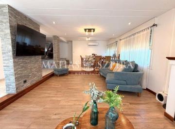 Casa · 336m² · 6 Ambientes · 2 Cocheras · Casa 6 Ambientes en Venta Barrio Privado Astorga