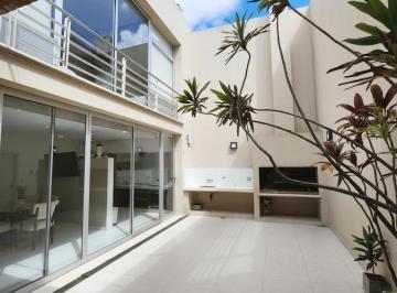 Casa · 117m² · 4 Ambientes · 1 Cochera · Venta Casa 4 Ambientes en Dos Plantas con Suite, Patio, Parrilla y Garaje en Villa Lugano