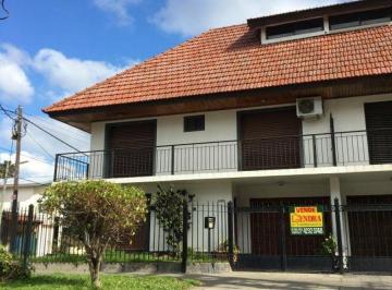 Casa de 4 ambientes, Lomas de Zamora · Hermoso Triplex Frente a Plaza Colon Cercano a Avs