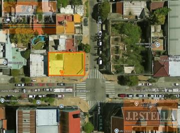 Terreno · 270m² · 4 Ambientes · 1 Cochera · Lote Esquina C/ Mejora 200 m² y 270 m² Edificados - 300 m Plaza San Justo - S. Justo (Ctro)