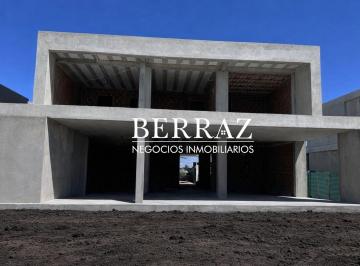 Casa · 282m² · 6 Ambientes · 2 Cocheras · Casa Venta 4 Dorm. Barrio Costas Lote de 872 m² Puertos del Lago, Escobar