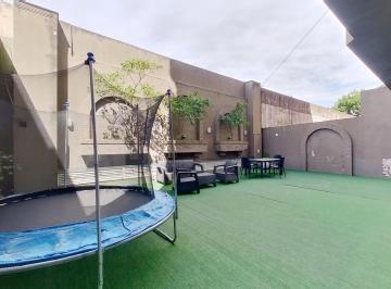 Departamento · 262m² · 6 Ambientes · 3 Cocheras · Exclusivo Piso de 6 Ambientes con Dependencia, 2 Patios y 3 Cocheras