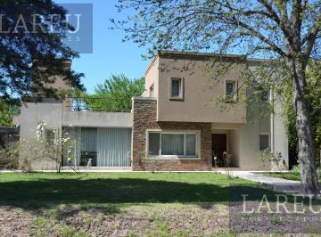 Casa · 265m² · 5 Ambientes · 2 Cocheras · Casa en Venta Mapuche Country Club, Pilar