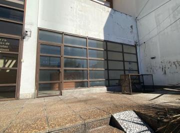 Local comercial · 110m² · 6 Ambientes · Amplio Local en Alquiler Sobre Hipolito Yrigoyen Quilmes