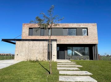 Casa · 288m² · 4 Ambientes · 1 Cochera · Casa en Venta en Amarras, Puertos, Escobar