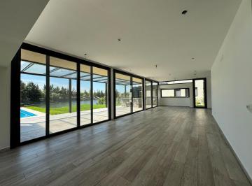 Casa · 300m² · 6 Ambientes · 1 Cochera · Casa en Venta en Virazón, Nordelta, Tigre