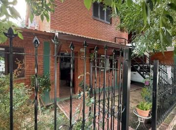Casa · 145m² · 5 Ambientes · 1 Cochera · Casa Mas Dpto en El Centro de Mina Clavero