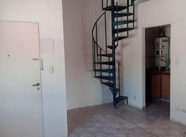 Alquiler PH 2 Ambientes con Entrepiso y Terraza en Villa Lugano