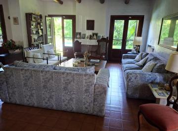 Casa · 311m² · 8 Ambientes · Casa Estilo Tudor en Barrio Las Carreras, San Isidro