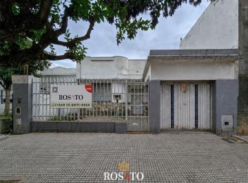 Casa · 132m² · 3 Ambientes · 1 Cochera · Venta Casa 3 Ambientes con Patio, Jardín, Terraza y Garaje en Villa Lugano – a Reciclar
