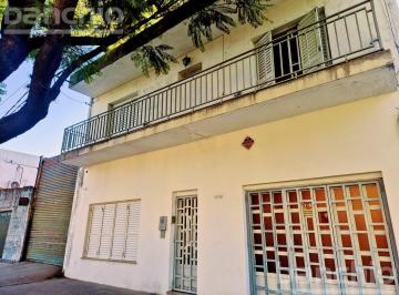 Casa · 202m² · 4 Ambientes · 1 Cochera · Venta Casa 3 Dorm. - con Cochera