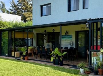 Casa · 250m² · 5 Ambientes · 2 Cocheras · Venta - Casa 5 Ambientes, Jardín, Pileta - La Comarca, Tigre