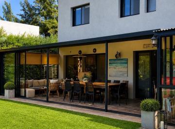 Casa · 250m² · 5 Ambientes · 2 Cocheras · Venta - Casa 5 Ambientes, Jardín, Pileta - La Comarca, Tigre